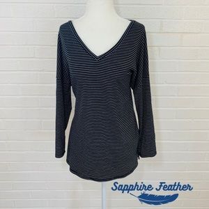 SIMPLY STYLED V-Neck Shirt